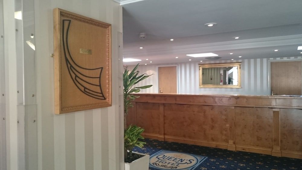 Queens Hotel 3