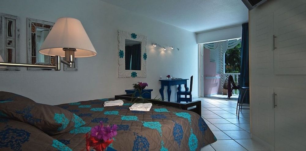 Anse Marcel Beach Resort 3