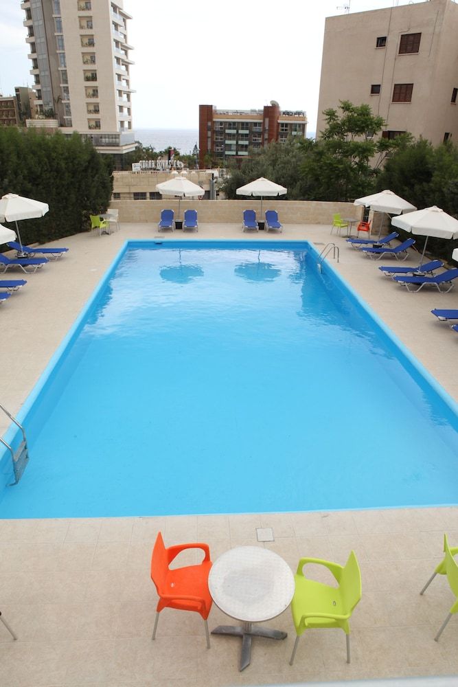 Polyxeni Hotel Apartments 3 estrelas em Limassol