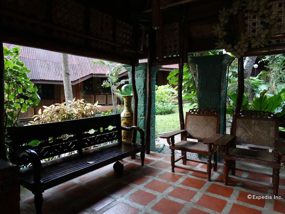 Alona Tropical Beach Resort 2