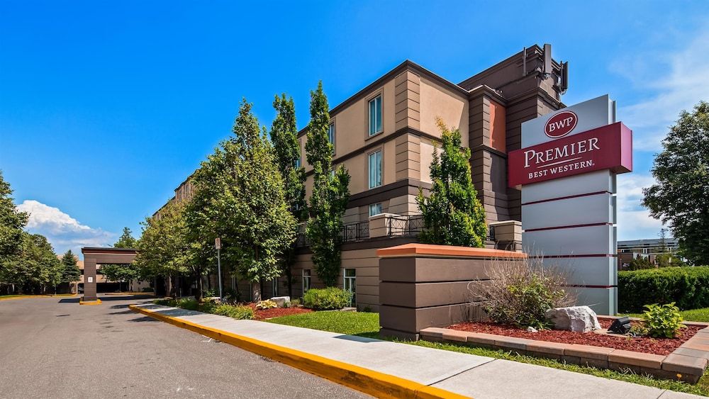Best Western Premier Toronto Airport Carlingview Hotel 1