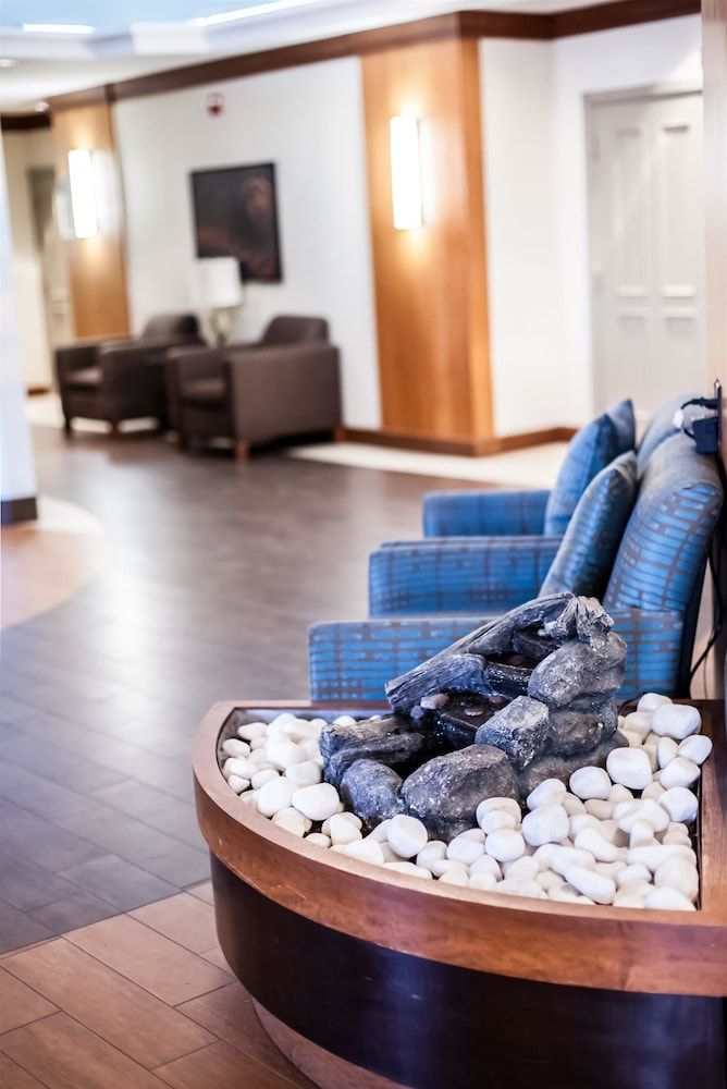 Best Western Premier Toronto Airport Carlingview Hotel 2