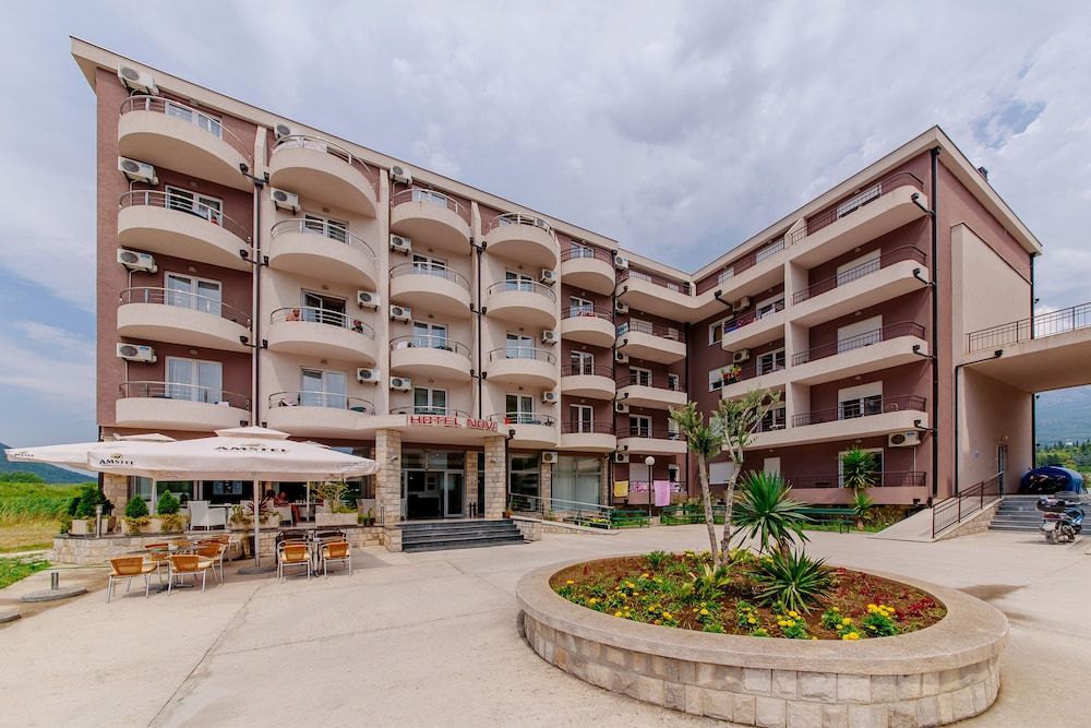 Hotel Novi 3 estrellas en Igalo