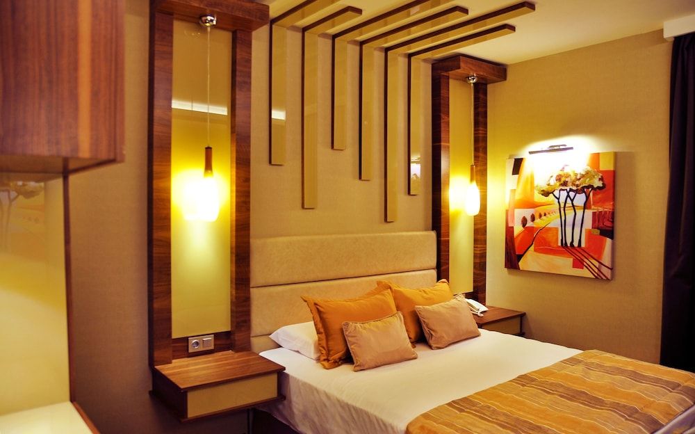 Avin Hotel -1 estrellas en Esmirna