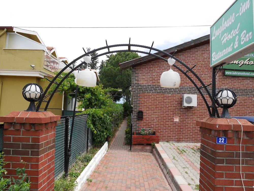 Longhouse Inn Hotel 2