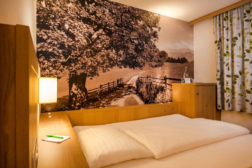 Hotel Grüner Baum 1