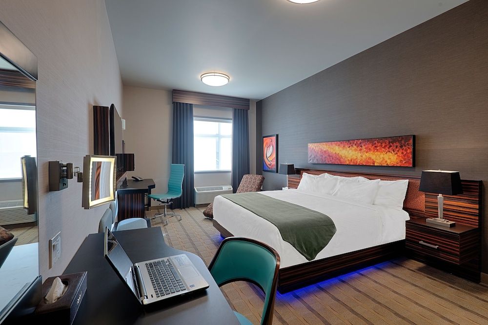 Hotel Clique Calgary Airport 3