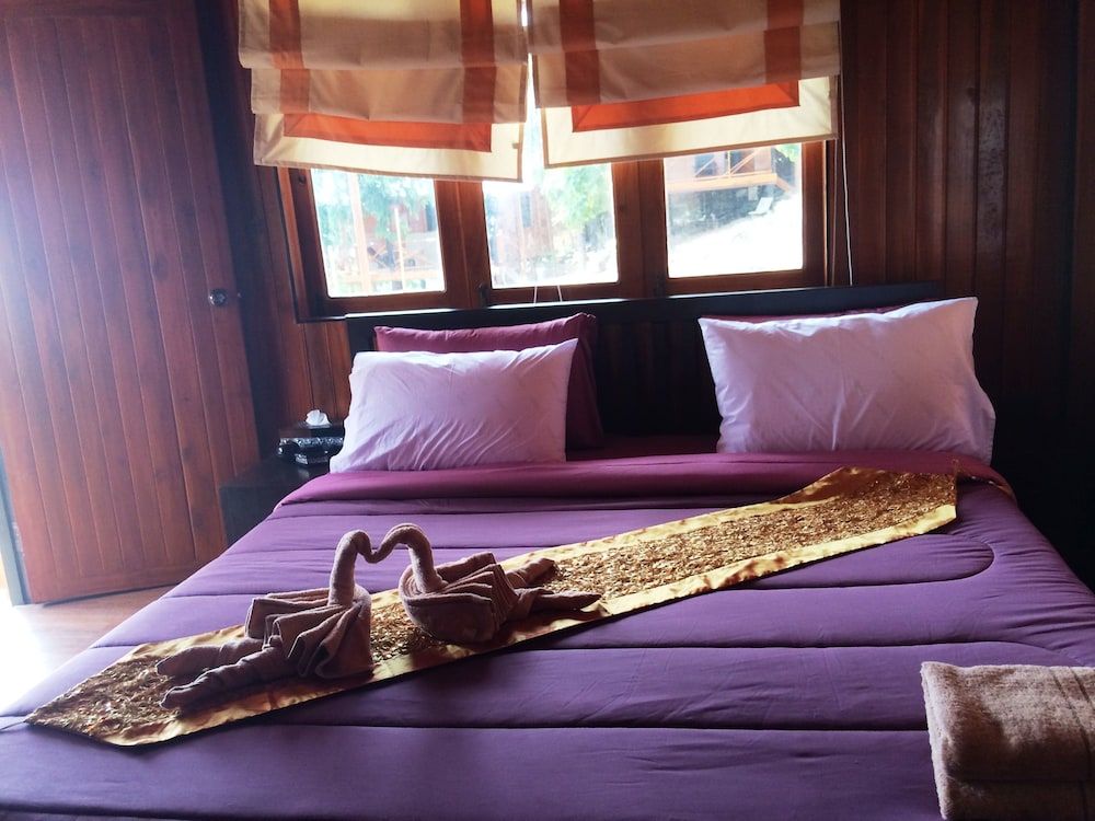 The Cobble Beach Hotel 3 The Cobble Beach Hotel 3