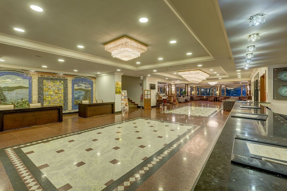 Grand Abant Hotel (Buyuk Abant Hotel) 3