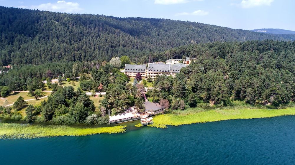 Grand Abant Hotel (Buyuk Abant Hotel) 5 étoiles à Bolu