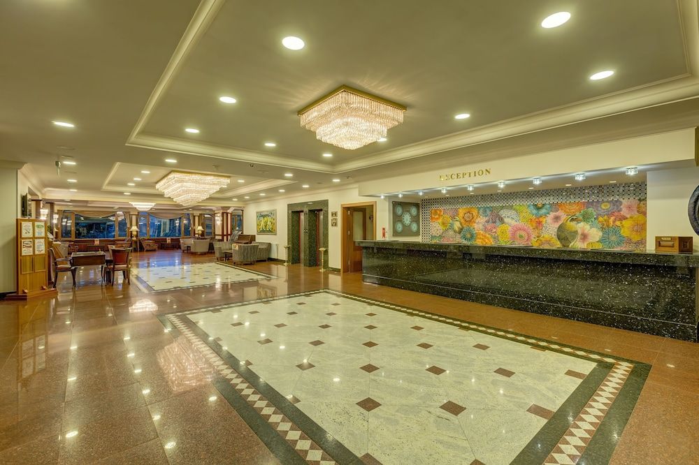 Grand Abant Hotel (Buyuk Abant Hotel) 2