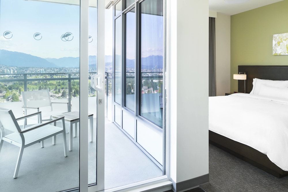 Element Vancouver Metrotown 3