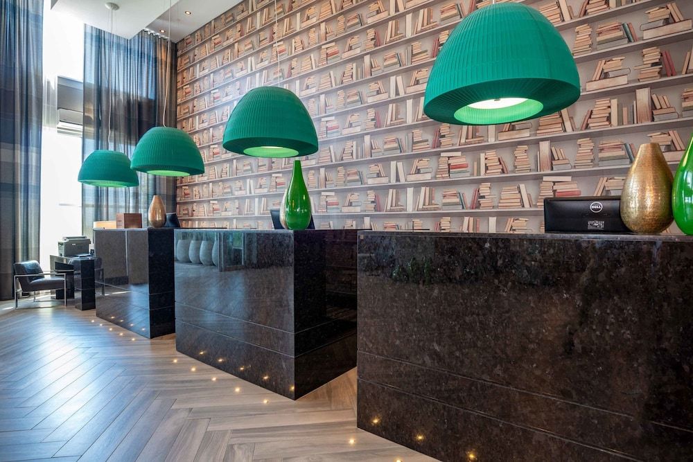 Sandman Hotel Oakville 2