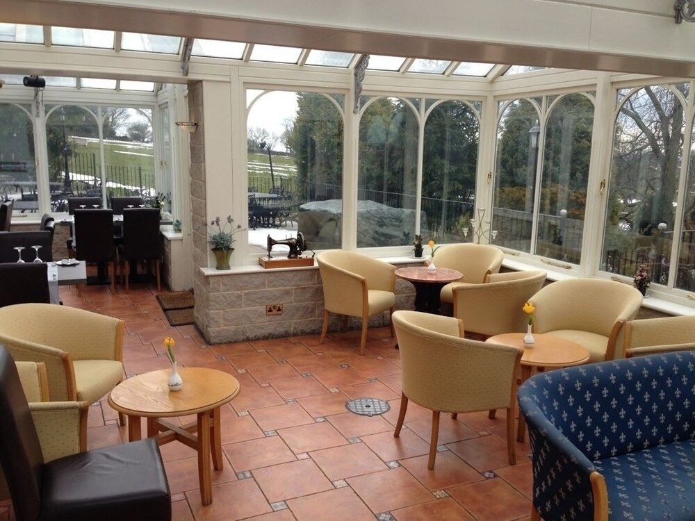 The Dog and Partridge Country Inn 3