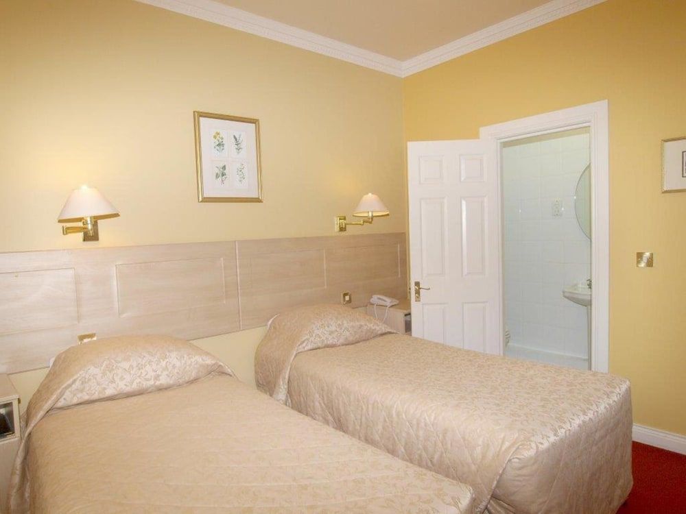 Gleesons Restaurant & Rooms 3