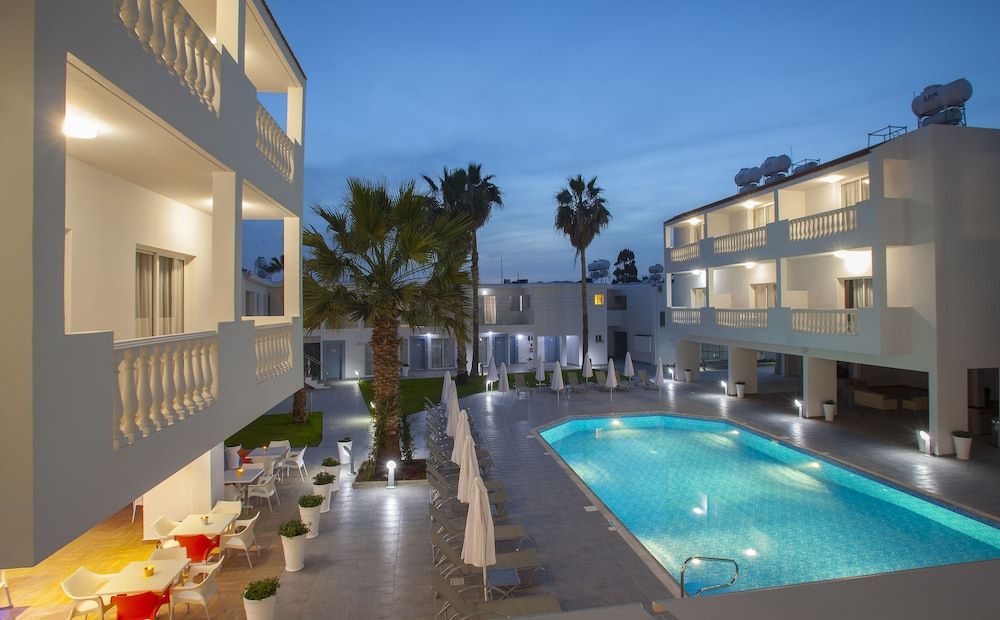 Princessa Vera Hotel Apts 3 estrellas en Pafos