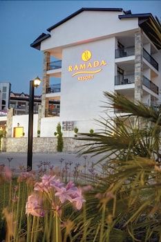 Ramada Resort by Wyndham Akbuk 1