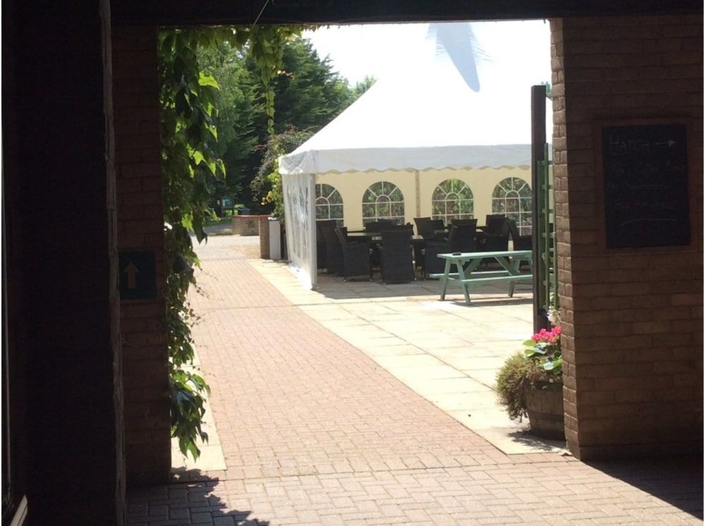 Lakeside Lodge Golf Centre 2