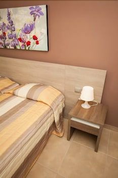 Crystallo Hotel Apts 2