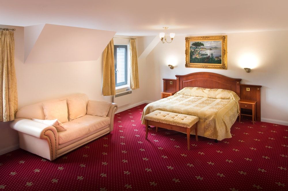 The Sharnbrook Hotel 3