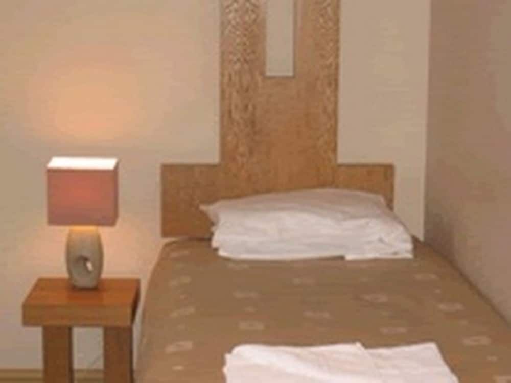 Sussex Lodge Guest House 3