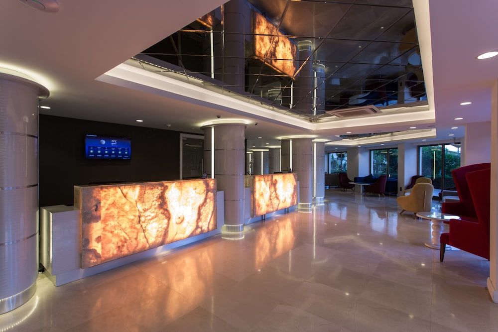 Falcon Hotel 2 Falcon Hotel 2