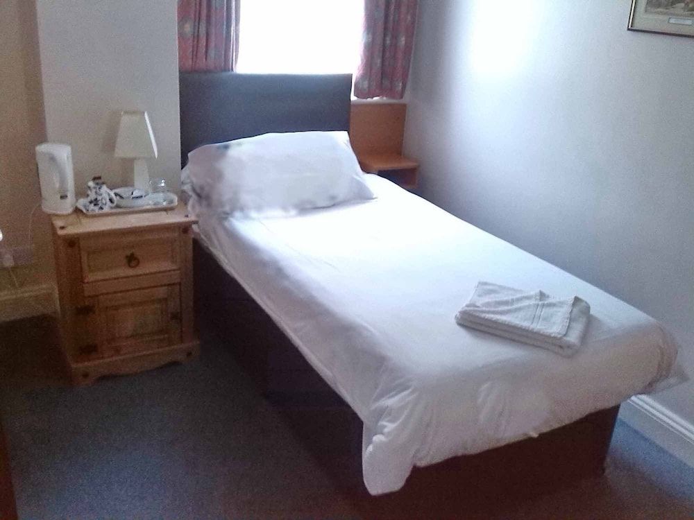 Shepiston Lodge Heathrow 3