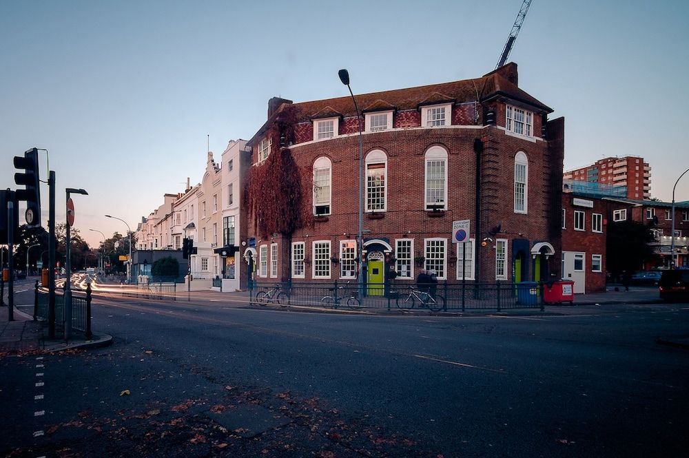 Home Brighton Backpackers 1