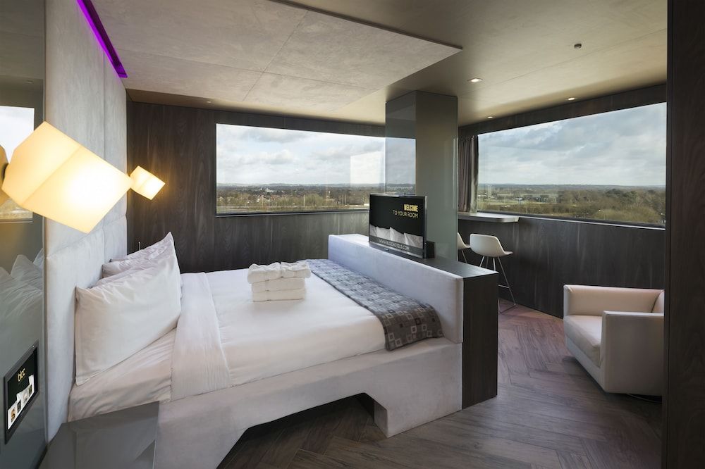 BLOC Hotel Gatwick 2