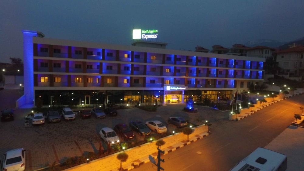 Holiday Inn Express Manisa West 4 étoiles à Manisa