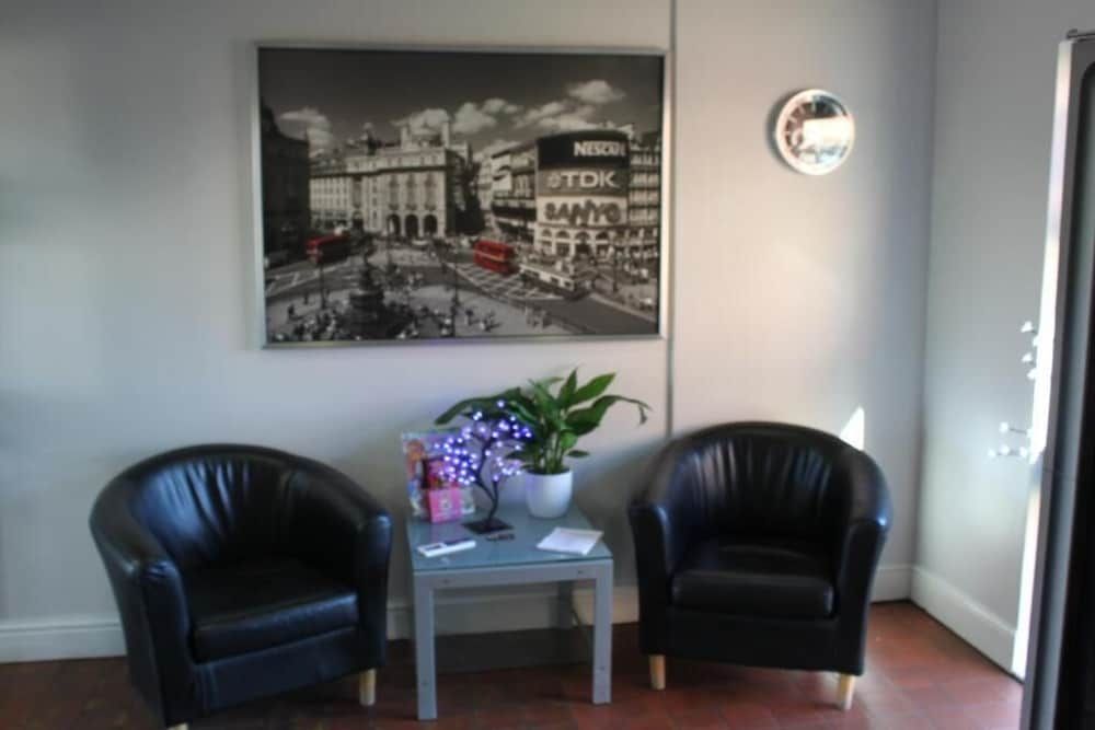 Redwings Lodge Dunstable 2