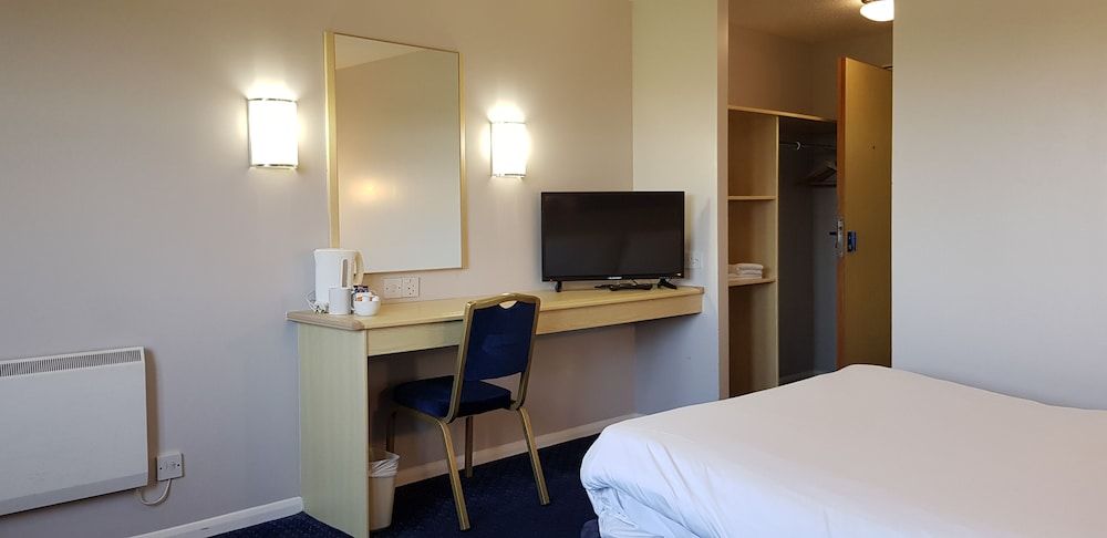 Redwings Lodge Dunstable 3