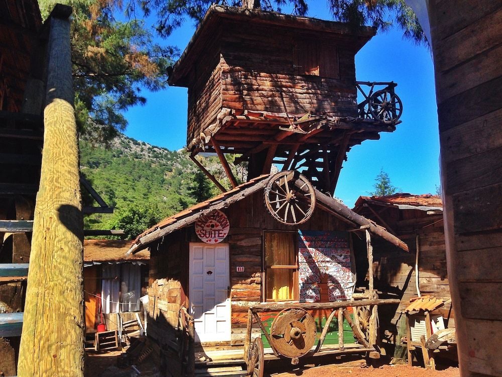 Kadir's Tree Houses 1