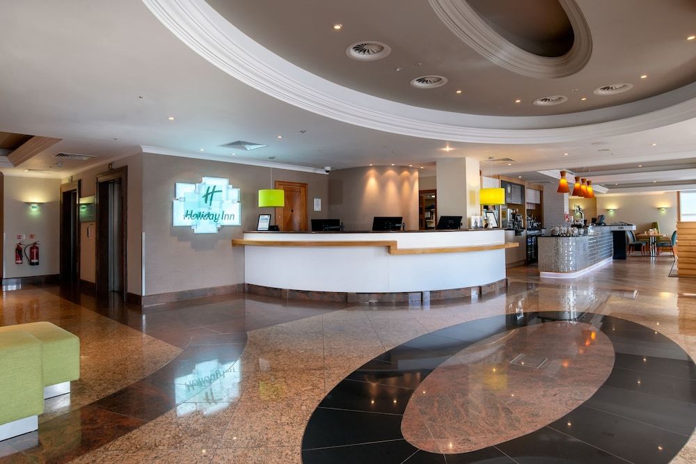 Holiday Inn London - Heathrow T5 3