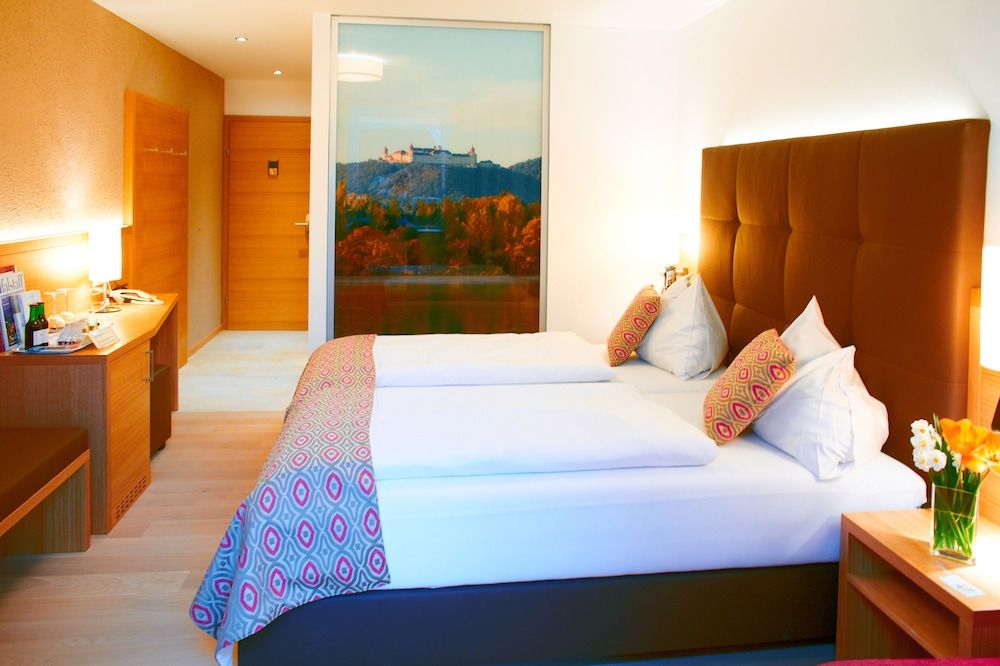 Donauhof 2 Donauhof 2