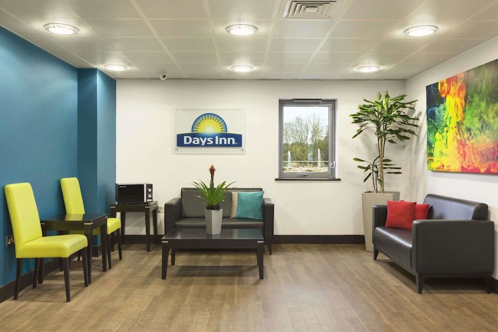 Ramada by Wyndham Cobham 3