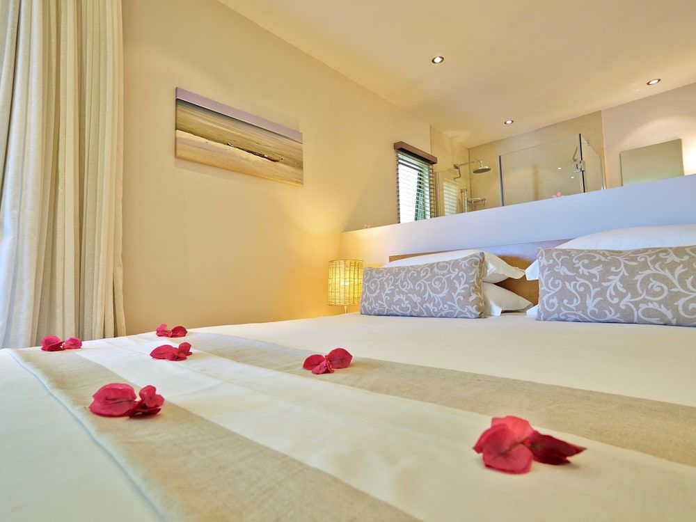 Bon Azur Beachfront Suites & Penthouses by LOV 2