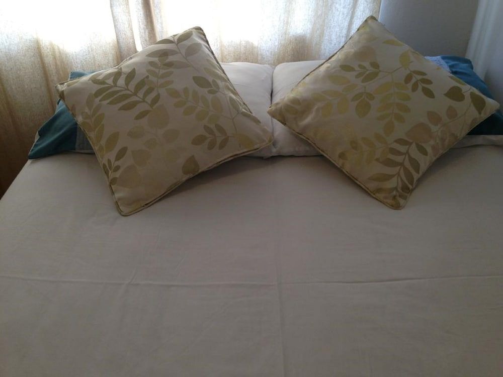 Apple House Guest House Heathrow Airport 3