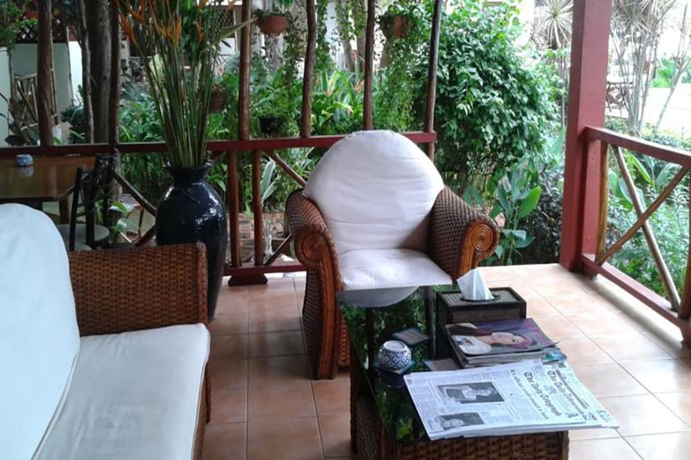 The Waterfront Boutique Hotel & Cafe 3