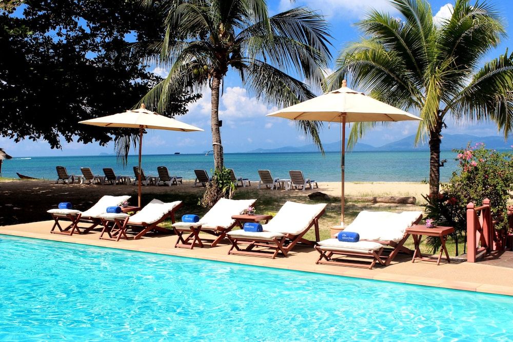 The Waterfront Boutique Hotel & Cafe 1