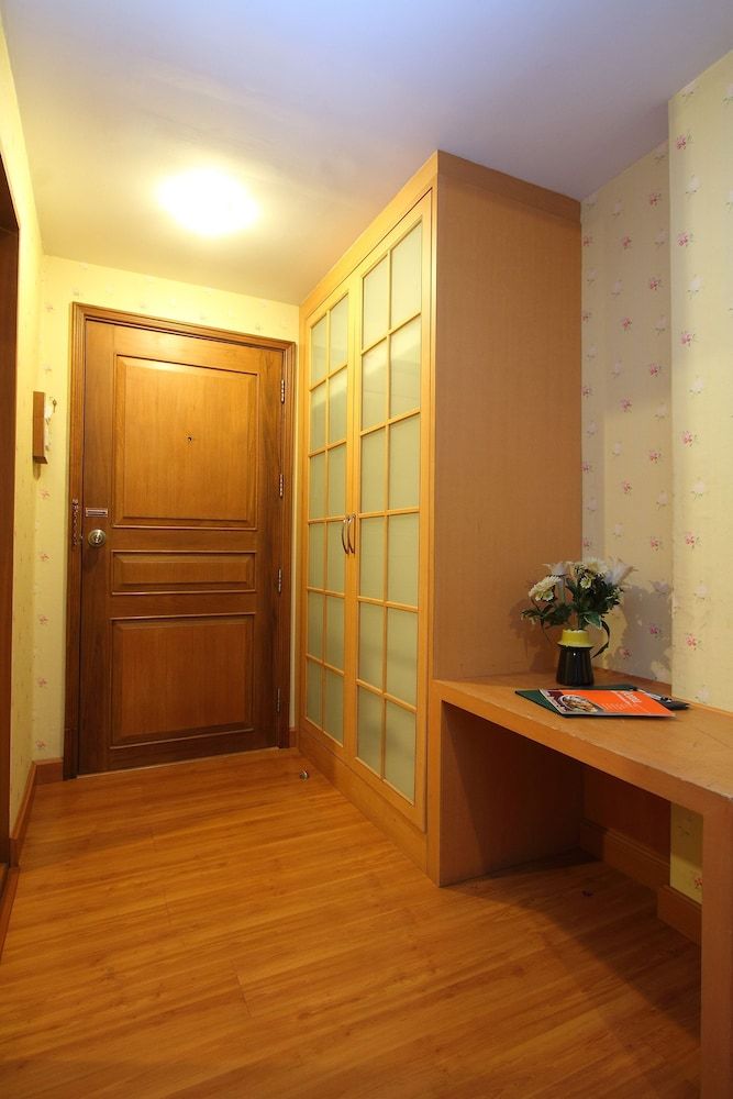 Silom Avenue Inn 2 Silom Avenue Inn 2