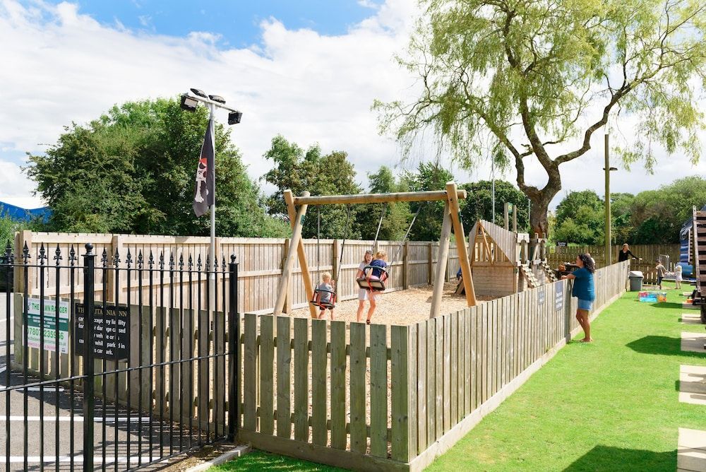 The Britannia Inn & Waves Restaurant 4 stelle a Par