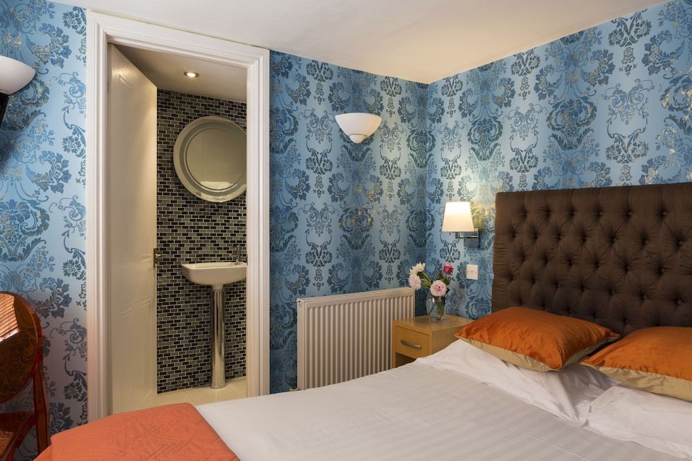 Harington's Hotel 3