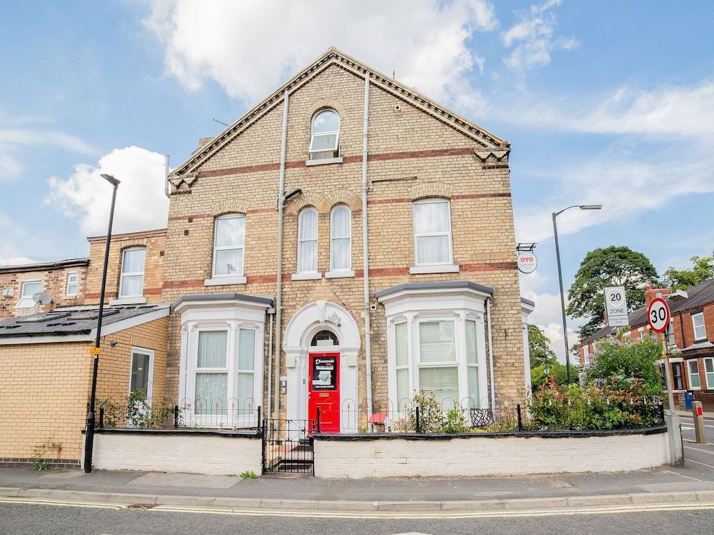 OYO Diamonds Villa 3 estrellas en York