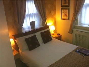 OYO Diamonds Villa 3