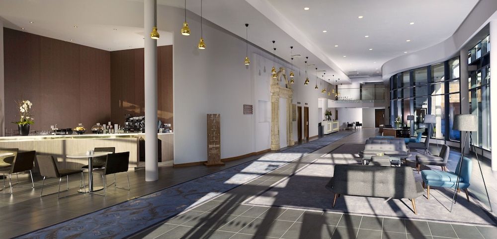 DoubleTree by Hilton Lincoln 2