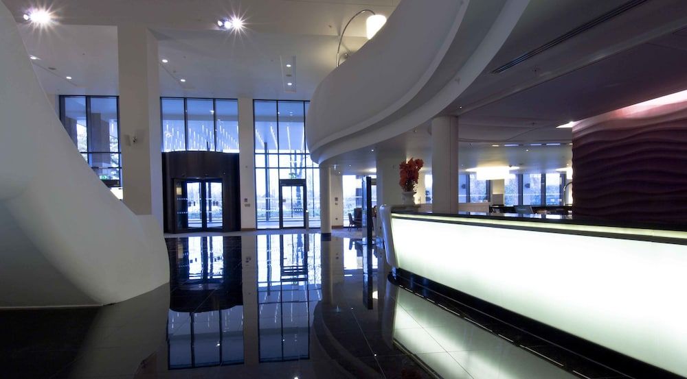 Hilton London Heathrow Airport Terminal 5 2