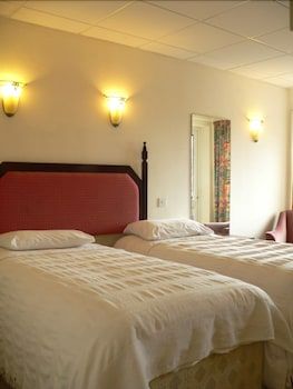 Oliver Cromwell Hotel 2