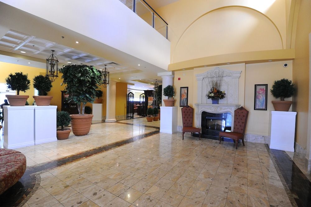Monte Carlo Inn & Suites Downtown Markham 2