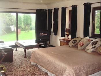 Foxwood Guest House 2